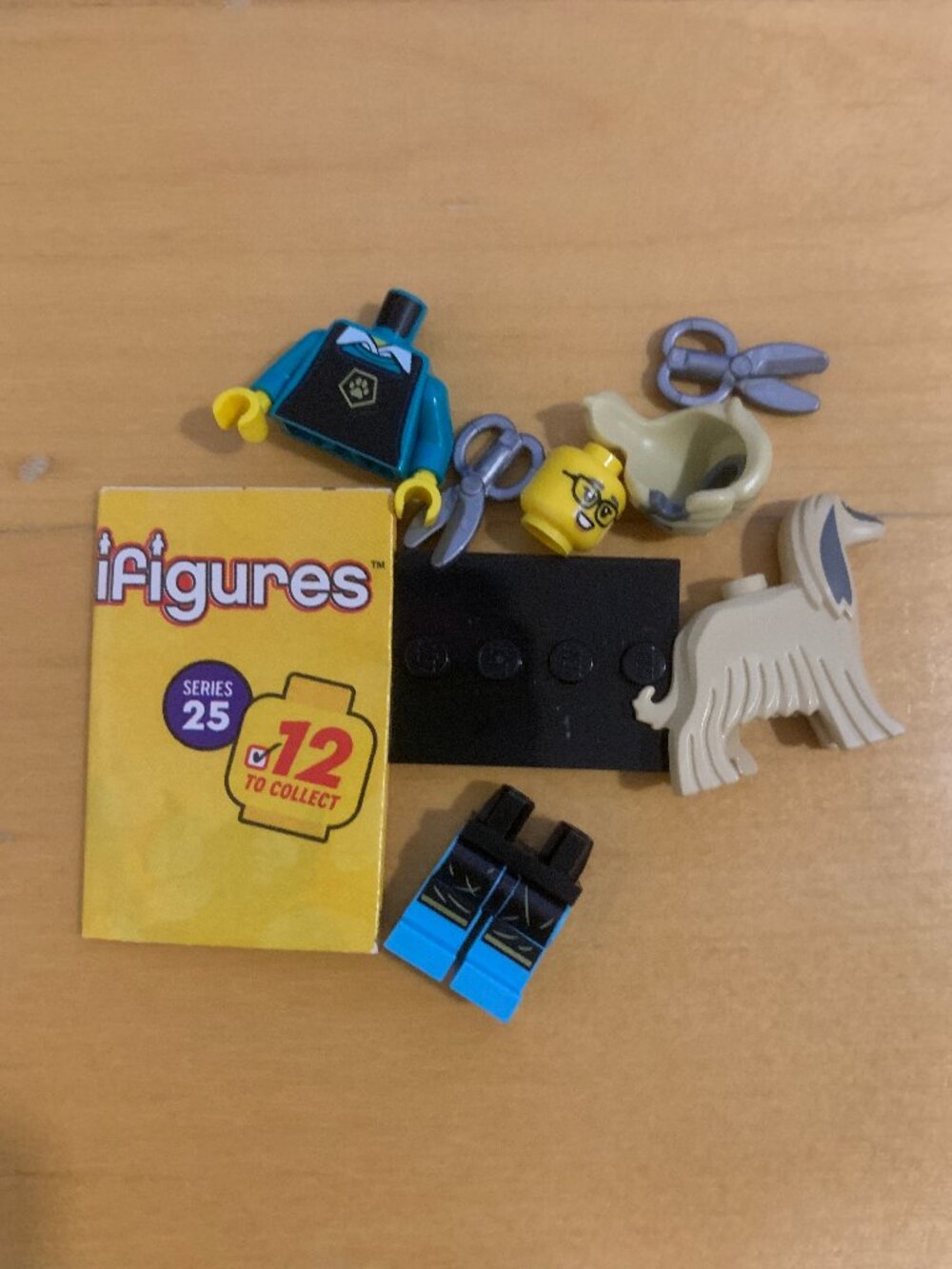 NEW Lego minifigure series 25 - Dog groomer